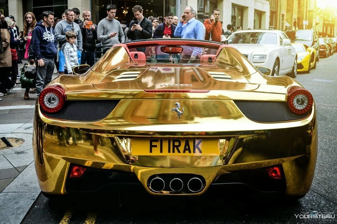 Carabala gold. Золотой бугатти ламборджини. ferrari 458 gold. ferrari 458 spider gold. золотая золотой феррари хуракан.