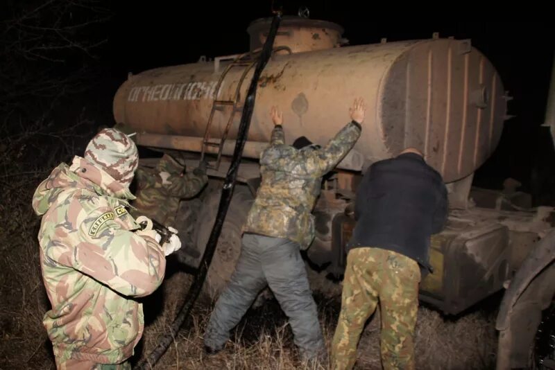 Ульяновская область кража нефтепродуктов. Воровство из нефтепровода. Незаконная врезка в нефтепровод. Хищение нефти. Хищение на нефтепроводах.