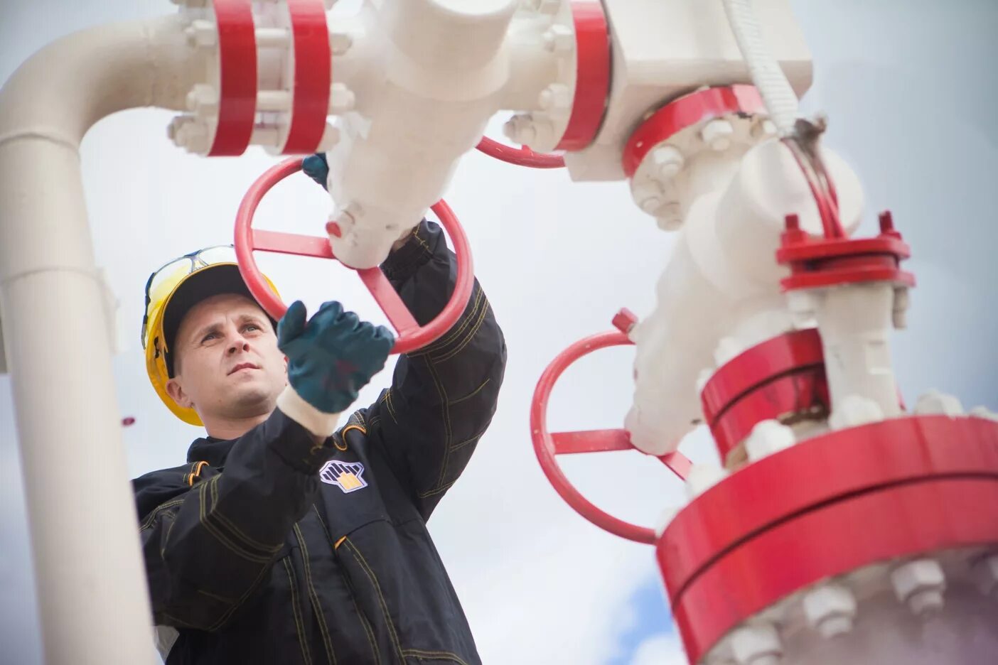 Студенты нефтяники. Лукойл западная сибирь кернохранилище. Роснефть таас юрях. Студенты нефтяники. Студенты нефтяники.