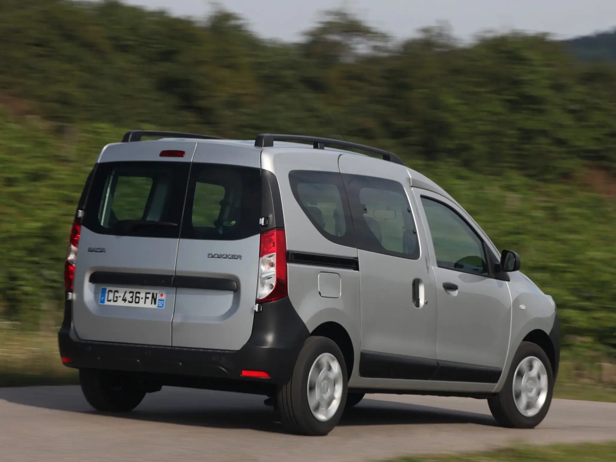 Dacia dokker. Рено докер. dacia докер. dacia dokker 2013 side. машина dacia dokker.