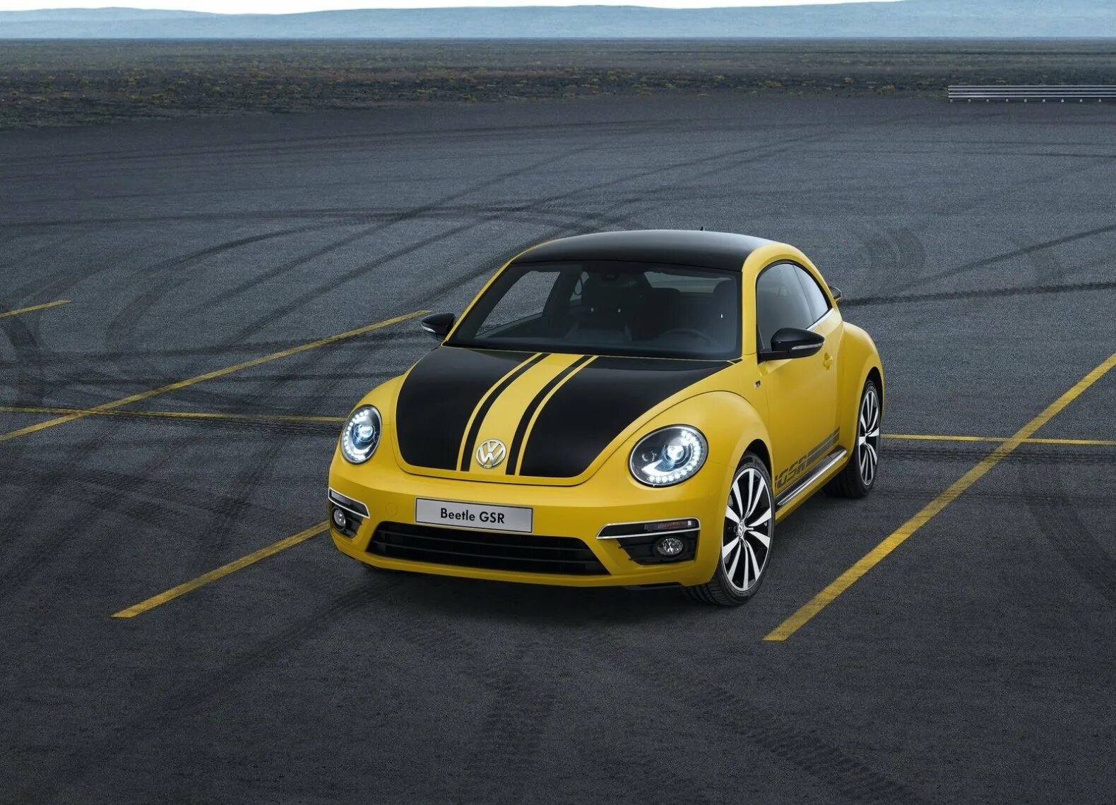 Volkswagen beetle ii (a5) желтый. Фольксваген битл 2013. Фольксваген нью битл 2020. Volkswagen beetle жук желтый. Volkswagen жук желтый.