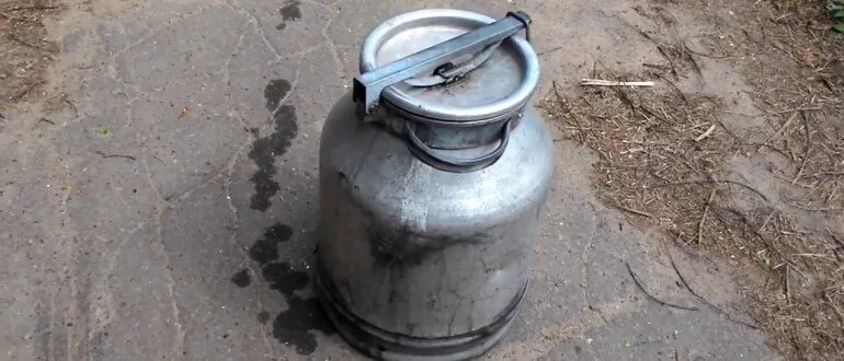 Коптильня из фляги алюминиевой. Мангал из фляги. Коптильня из фляги. Коптильня из фляги. Коптильня из алюминиевого бидона.
