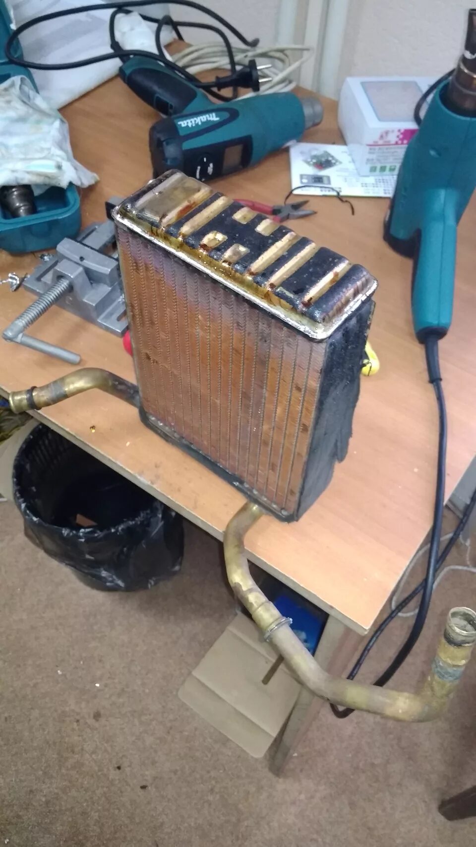 4. Радиатор печки ланцер 9. Забить печку. Забитый радиатор печки. Забить печку.