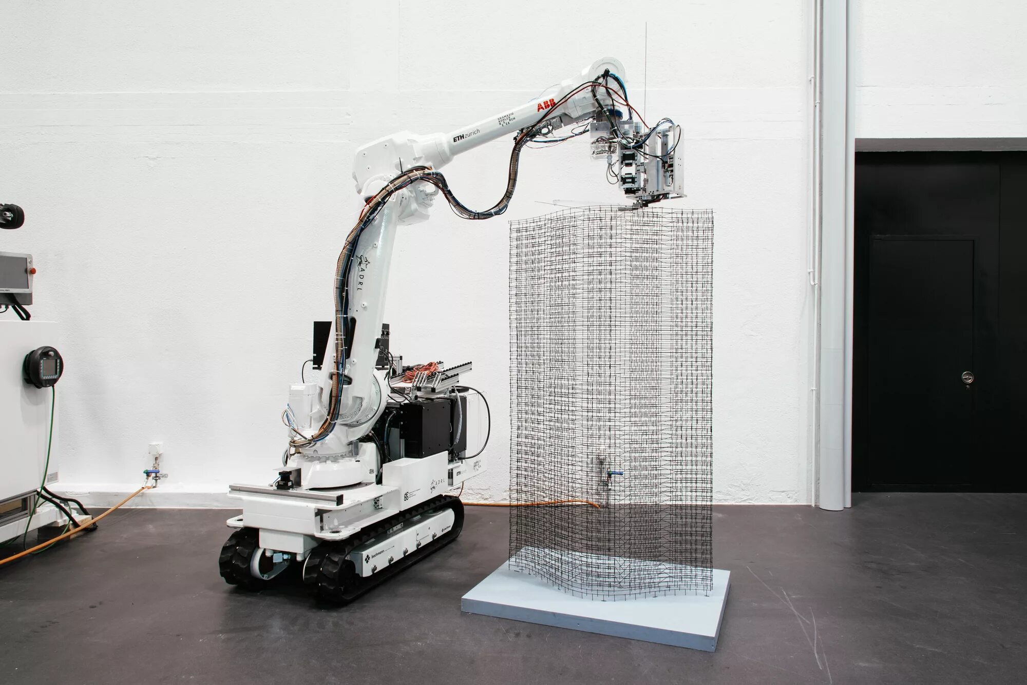 3d печать робот. 3d строительный принтер robovast. строительный 3д принтер с300. constructions 3d строительный принтер robovast. робот 3д принтер для печати зданий.
