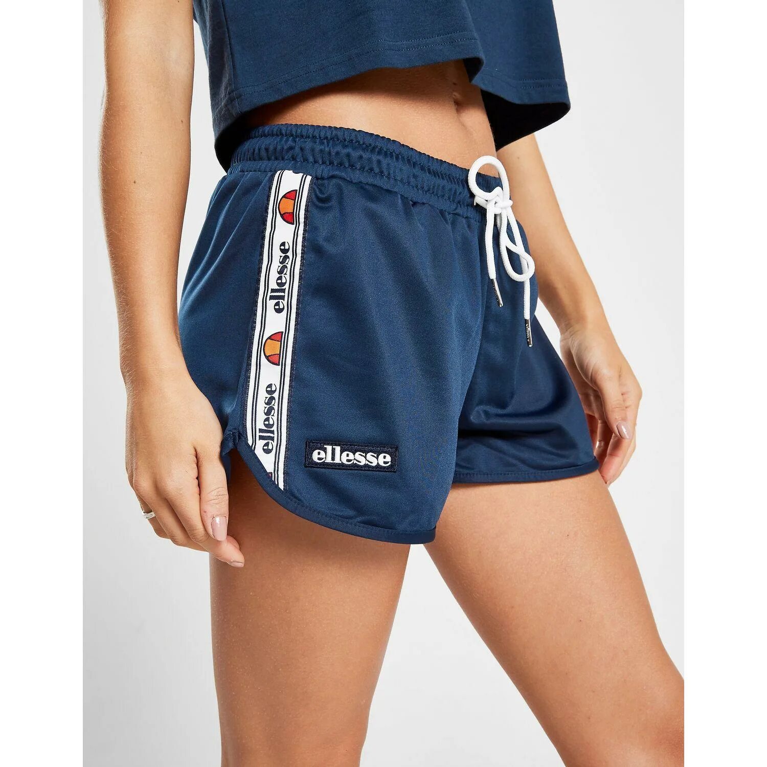 Шорты Ellesse Malvina. Шорты Ellesse мужские с лампасами. Ellesse шорты синие. Ellesse Altus шорты.