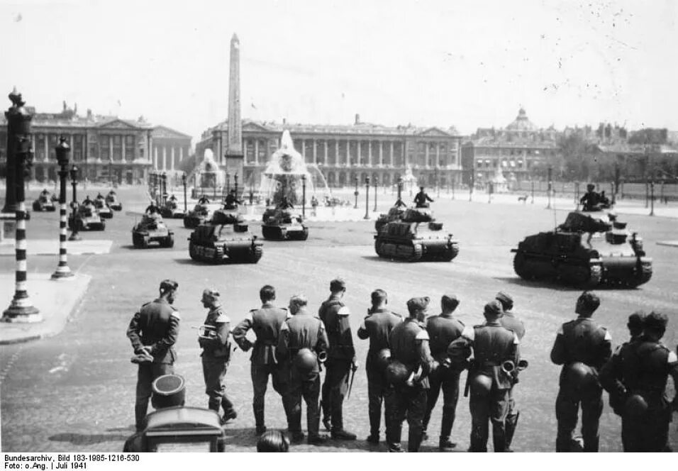 Французский захват. Парад немецких войск в Париже 1940. Оккупация Парижа 1940. Вермахт в Париже 1940. 1940 — Фашистские войска захватывают столицу Бельгии Брюссель..