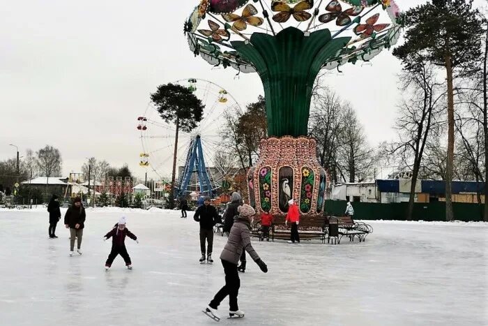 Каток Ледовый парк Иваново. Каток в парке Степанова Иваново. Каток Иваново ясень. Парк имени Степанова Иваново каток. Ледовый иваново