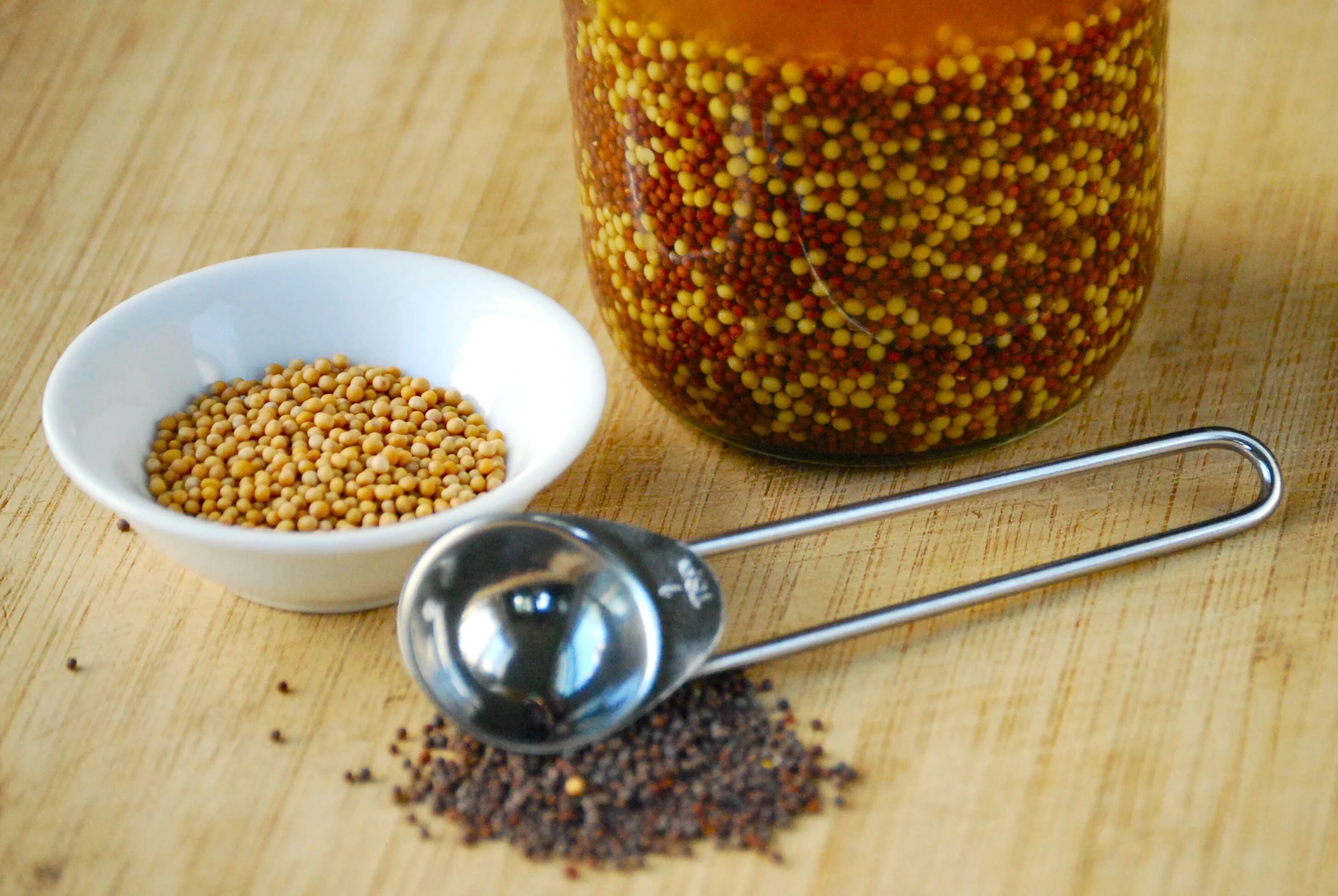 Зерненая горчица. Горчица heinz французская 180 г. Дижонская горчица зерновая. Французская зерновая горчица. Дижонская горчица семена.