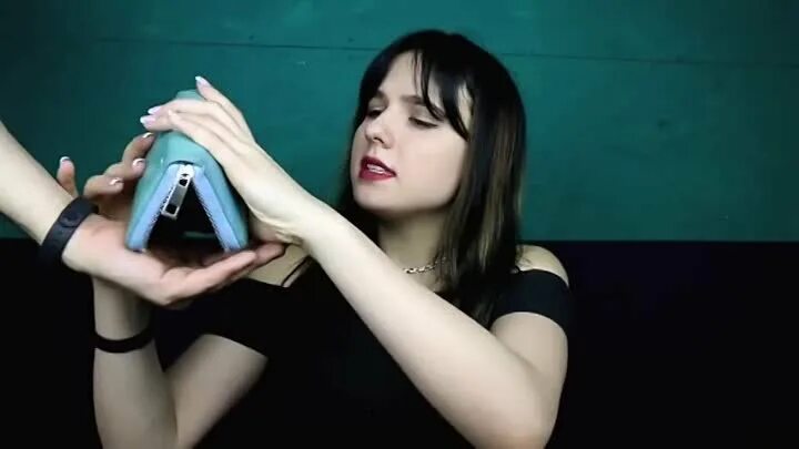 Песня плакала kazka пародия. Плачу пародия. Плакала пародия. Kazka карма альбом. Плакала пародия.