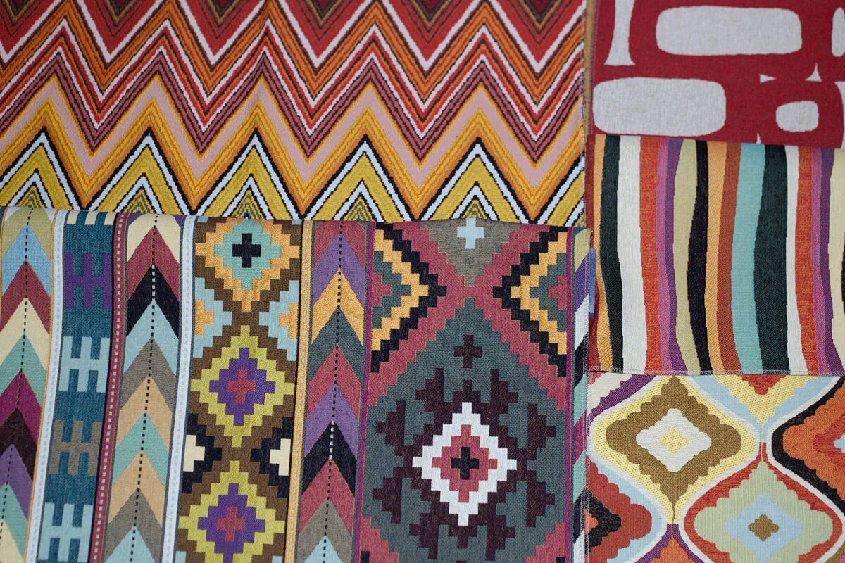 Этнические ткани. Ткань в стиле этно. Этнические ткани для мебели. Мебельная ткань в этническом стиле. Ткань с этническим принтом.