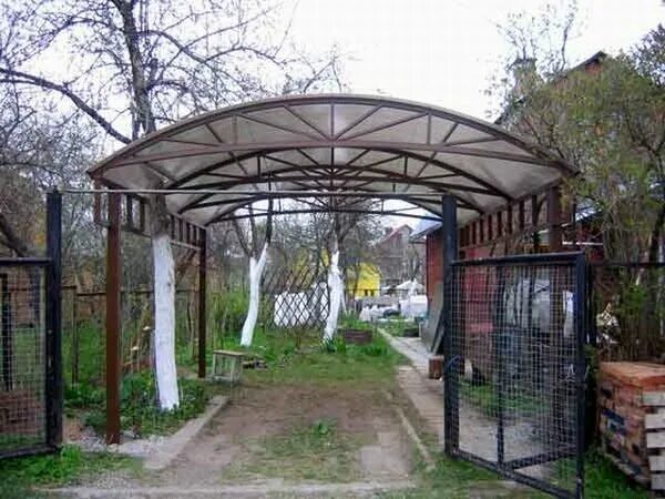 автонавес 6на8. двухуровневый навес из поликарбоната. козырек над калиткой. навесы нижний. арочный навес для автомобиля.