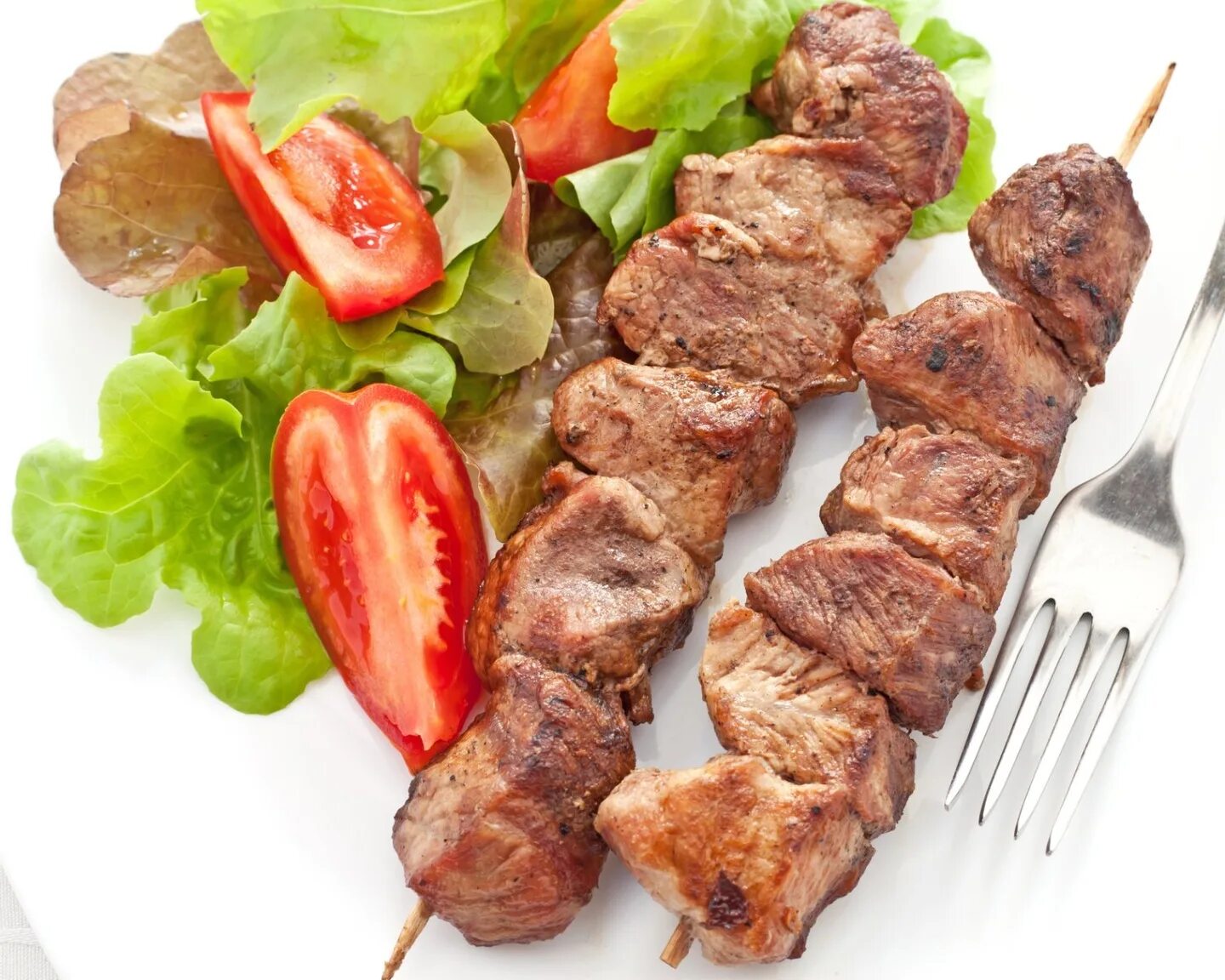 Шашлык фото. Красивая подача шашлыка. Шашлык на мангале. Шашлык на шампуре. Мангал gratar ман 304.