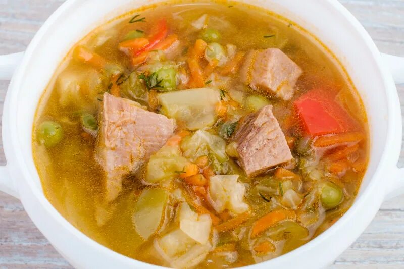 Овощной суп. Овощной суп с говядиной. Мясной суп с овощами. Суп с мясом и картошкой. Суп мясо картошка морковь