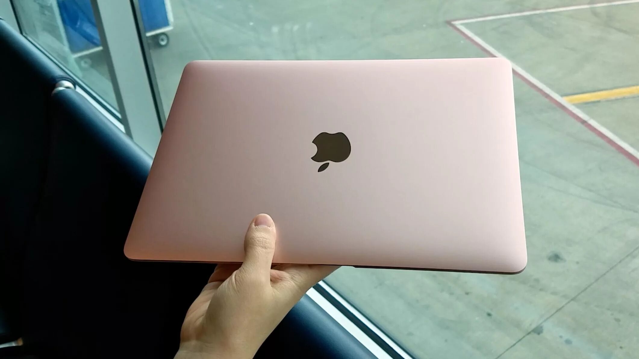 Мак айр. MACBOOK Air 13 Air золотой. MACBOOK Air 2016. Apple MACBOOK Air 13 2022. Макбук Эйр 13 розовое золото.