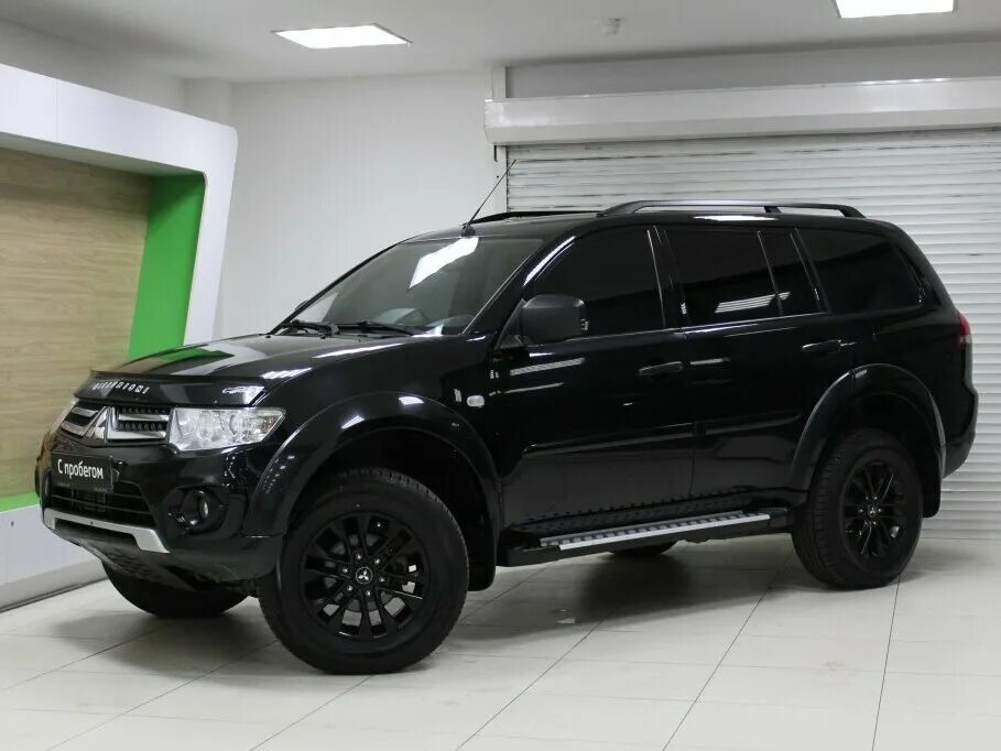 Pajero черный. Mitsubishi Pajero Sport черный 2015. Mitsubishi Pajero Sport 2014 черный. Pajero Sport 2 черный. Mitsubishi Pajero Sport 2010 черный.