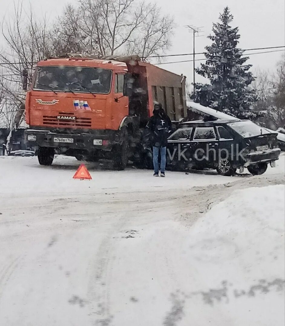 Чп в ленинске. ЧП Ленинск-Кузнецкий 112. Ленинск-Кузнецкий авария 27 декабря. ДТП В Ленинске-Кузнецком. ЧП В Ленинске-Кузнецком 14.02.2022.