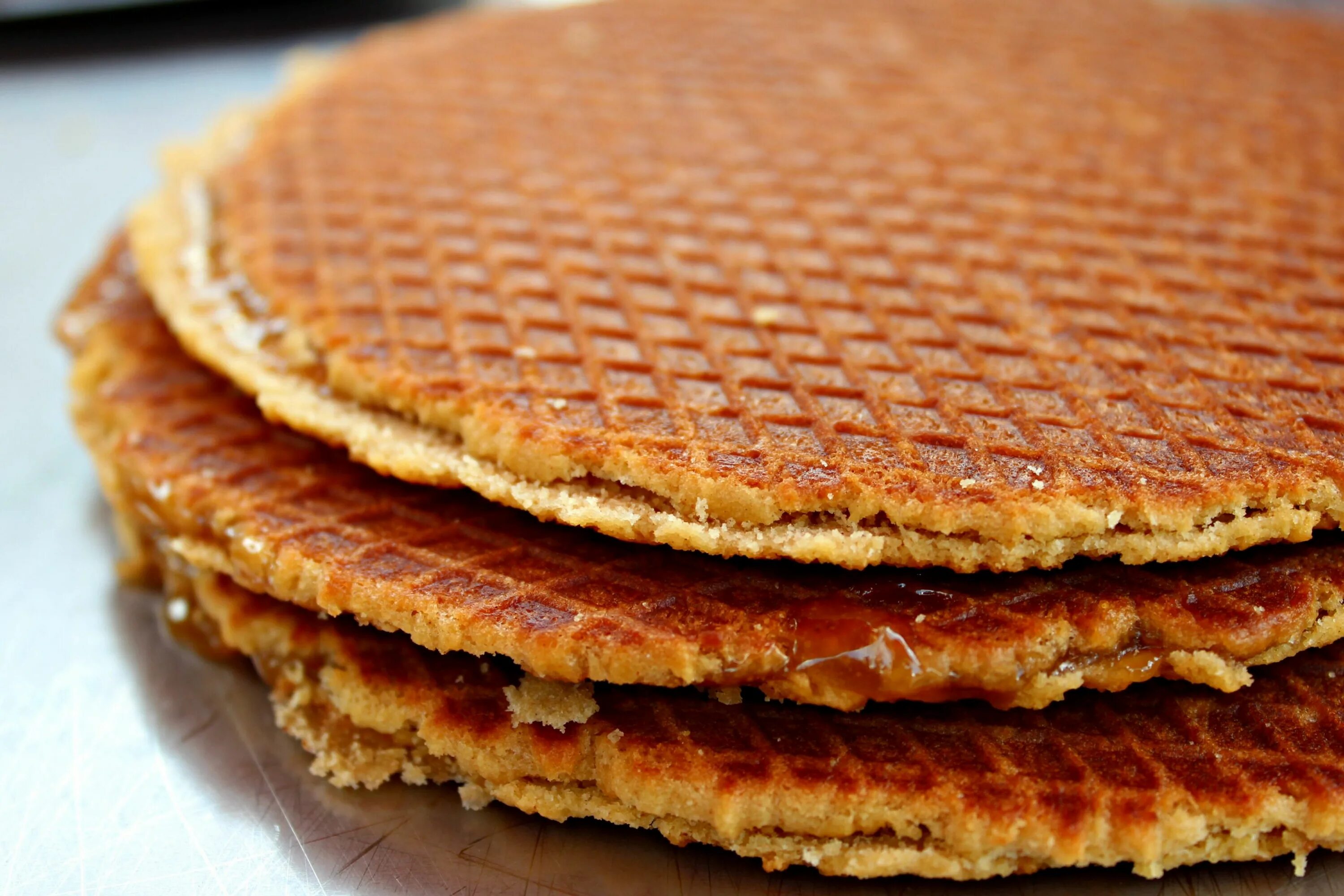 Сухие вафли. Вафли Stroopwafels. Stroopwafels голландские. Стропвафли Нидерланды. Голландские вафли «Stroopwafels» в Нидерландах.