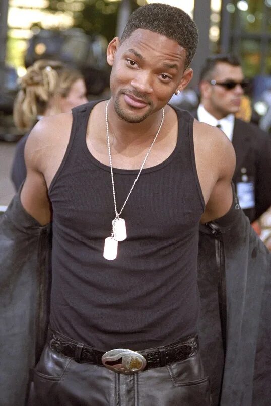 Уилл смит как выглядит сейчас 2025 Will Smith announces he's resigned from the Oscars after slapping Chris Rock