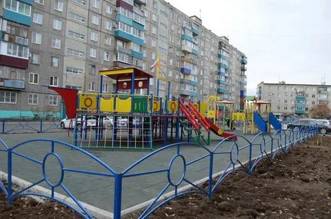 Город начинается с двора