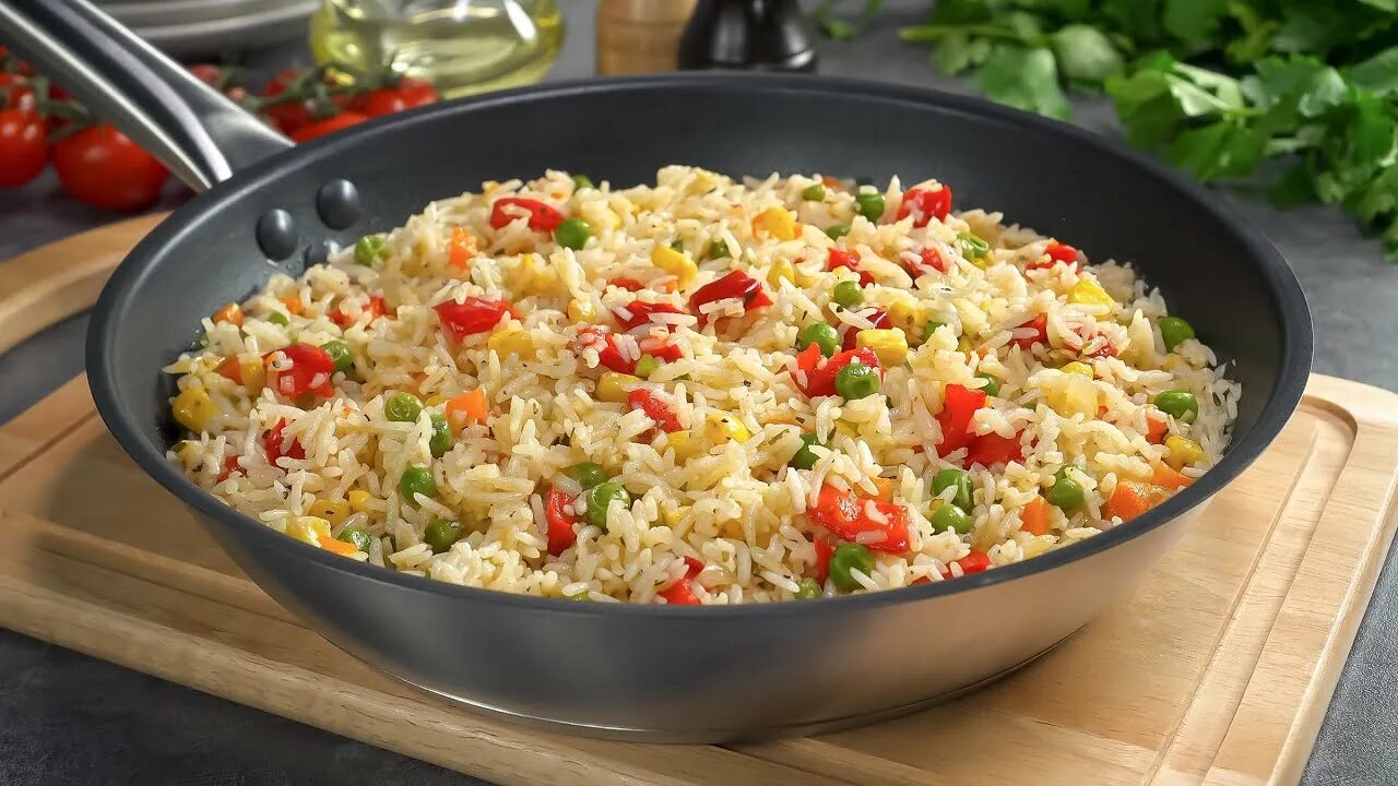 Рецепт рассыпчатого риса с овощами. Рис с овощами. рис с овощами на сковороде. рис с овощами по азиатски. рис с овощами грузинское.