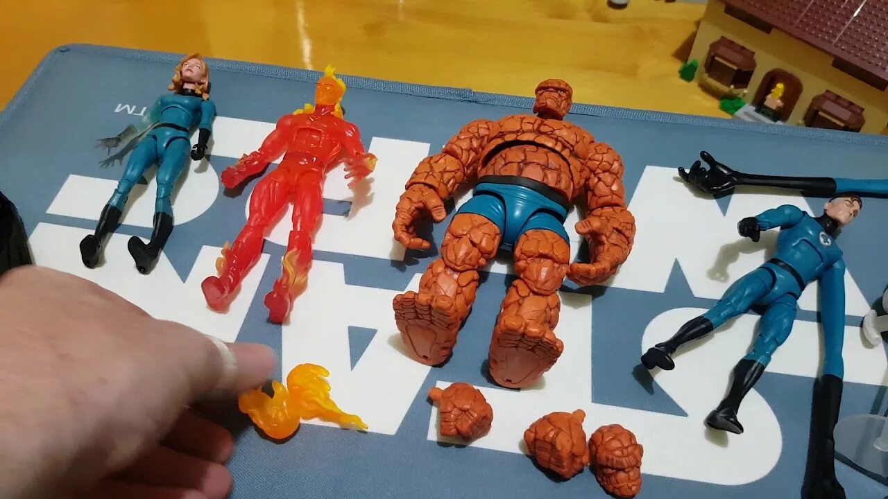 Игрушки 2005 года бредок. Figure four. Игрушки фантастическая четверка от хот тойс. Лего атака титанов. Фигурки подставке фантастическая фантастическая виктор.