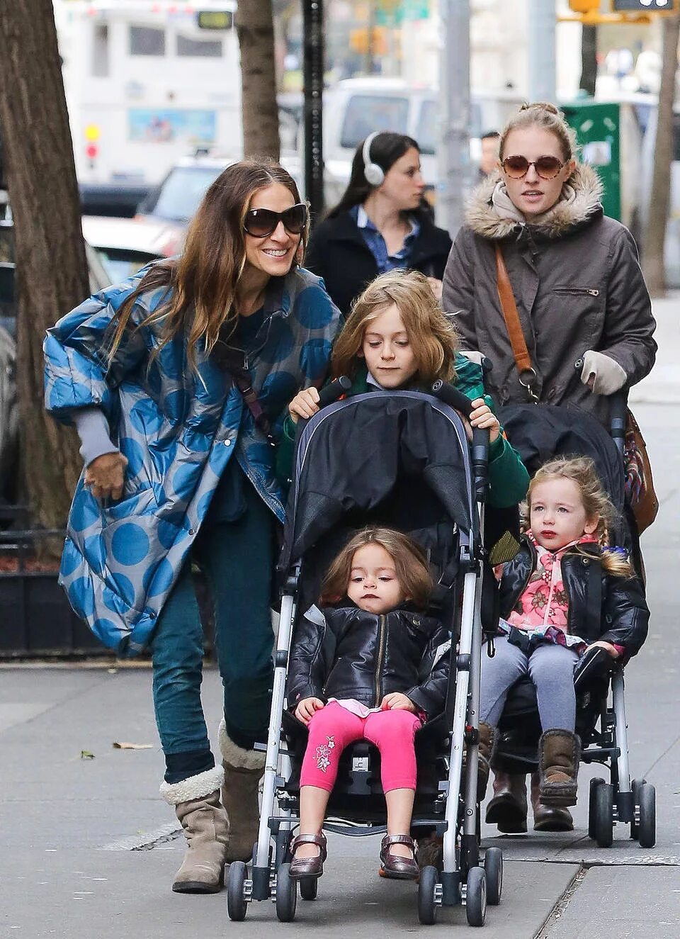 Сын сары джессики паркер. Дети сары паркер. Дети сары паркер. Сын сары джессики паркер. Дети сары паркер.