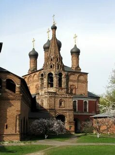 Храмы подворья в москве