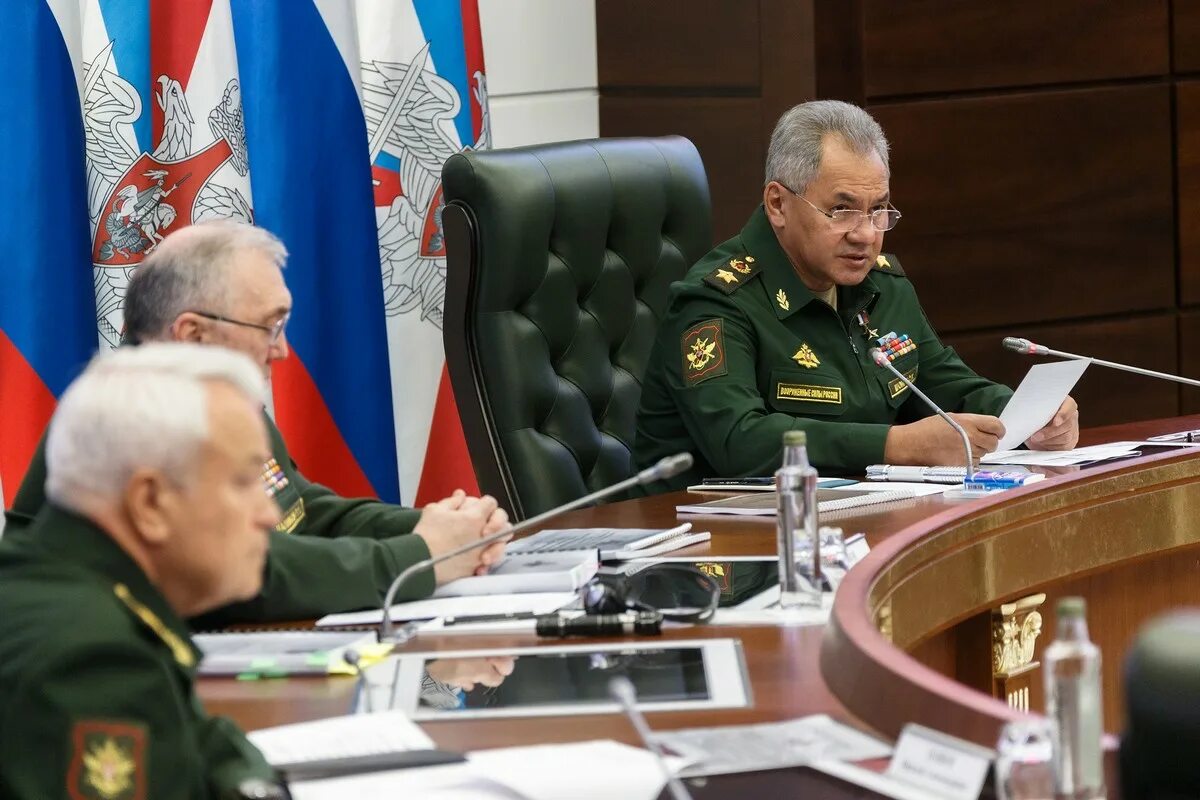 Выступление шойгу о мобилизованных. Министр обороны россии генерал армии сергей шойгу провел селекторное. министр обороны рф селекторное совещание. шойгу на заседании.