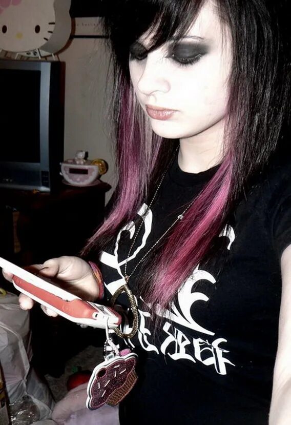 Эмо 100. Эмма неформал. Эмо субкультура 2007. Эмо. Эмо педовка 2007.