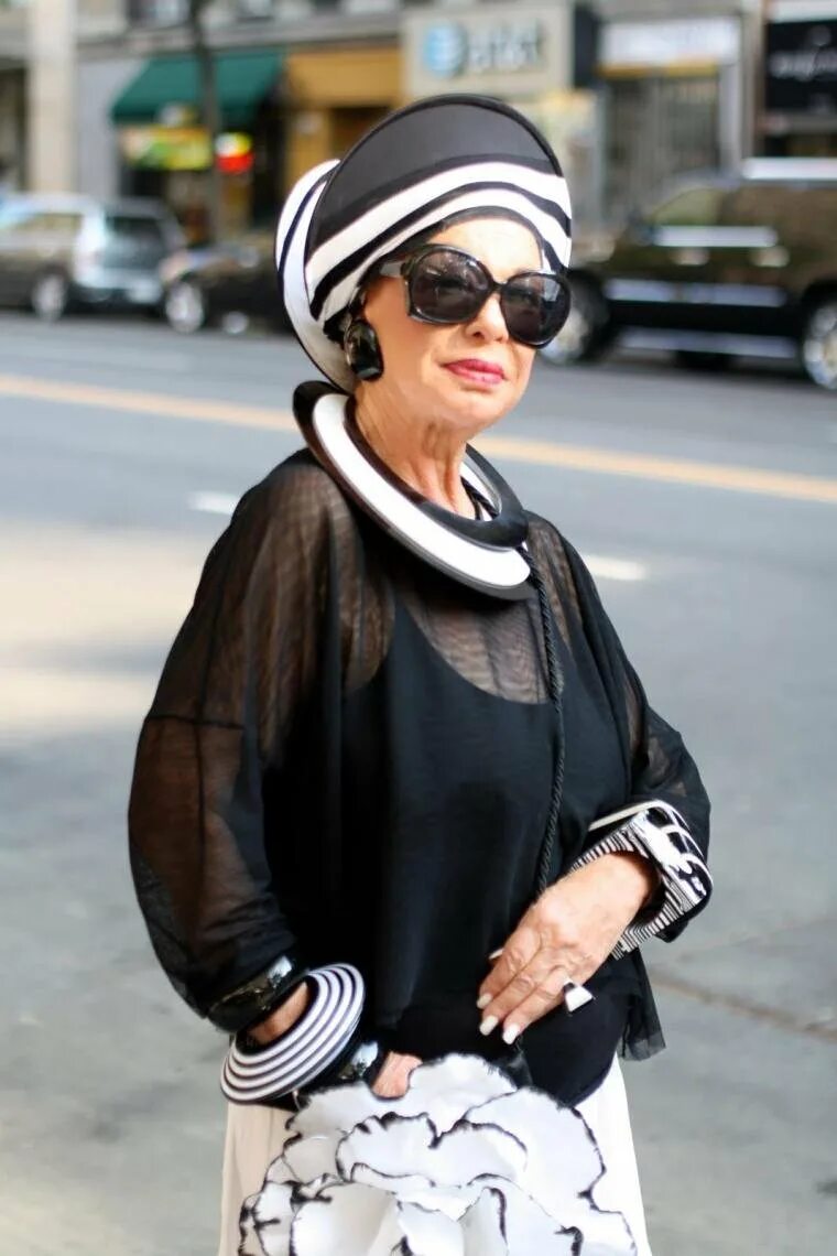 Ари сет Коэн. Модные старушки. Красивая пожилая женщина. Старушка в модной шляпке. Шляпа старушки