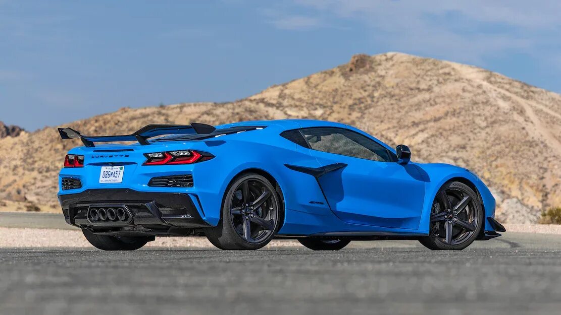 Корвет 2023. Chevrolet Corvette z06 2023. Новый Шевроле Корвет 2023. Corvette Stingray 2023. Chevrolet Corvette 2023 голубой.