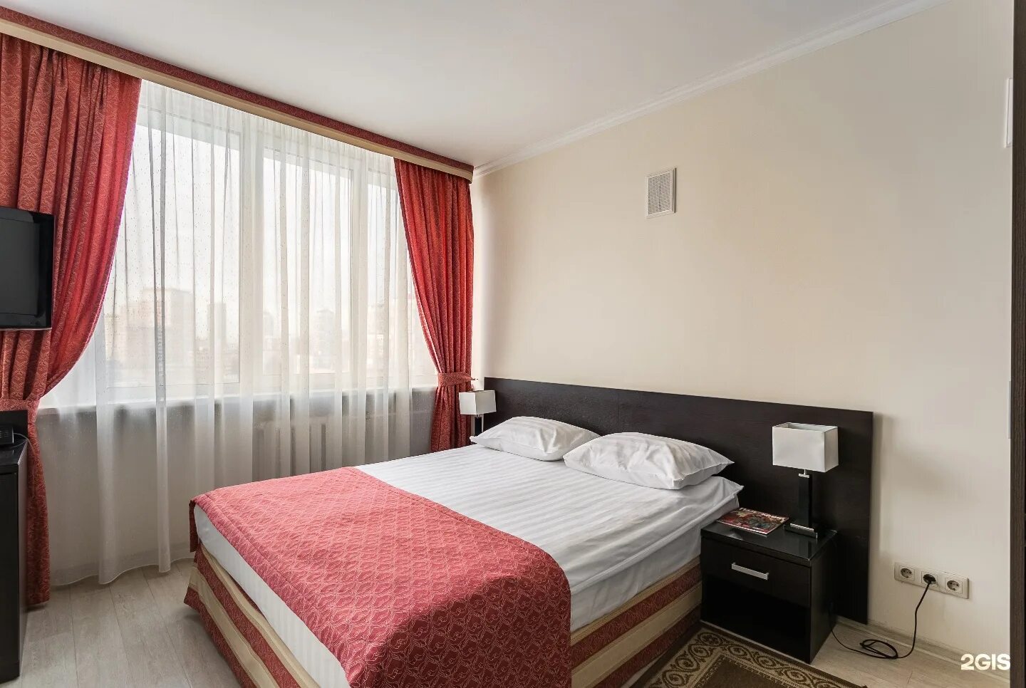 Гостиница университетская воробьевы горы. Мичуринский проспект 8/1 гостиница университетская. Гостиница университетская в москве номера. Ломоносовский проспект гостиница университетская. Мичуринский проспект 34 гостиница ломоносов.