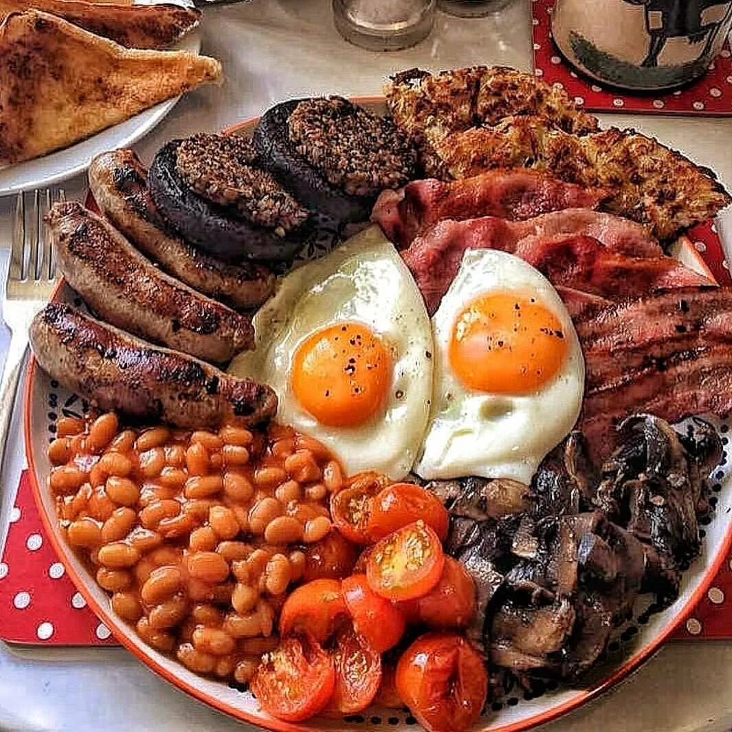 Традиционная английская кухня. Бритиш Брекфаст. Английский завтрак. Полный английский завтрак. Традиционный американский завтрак.