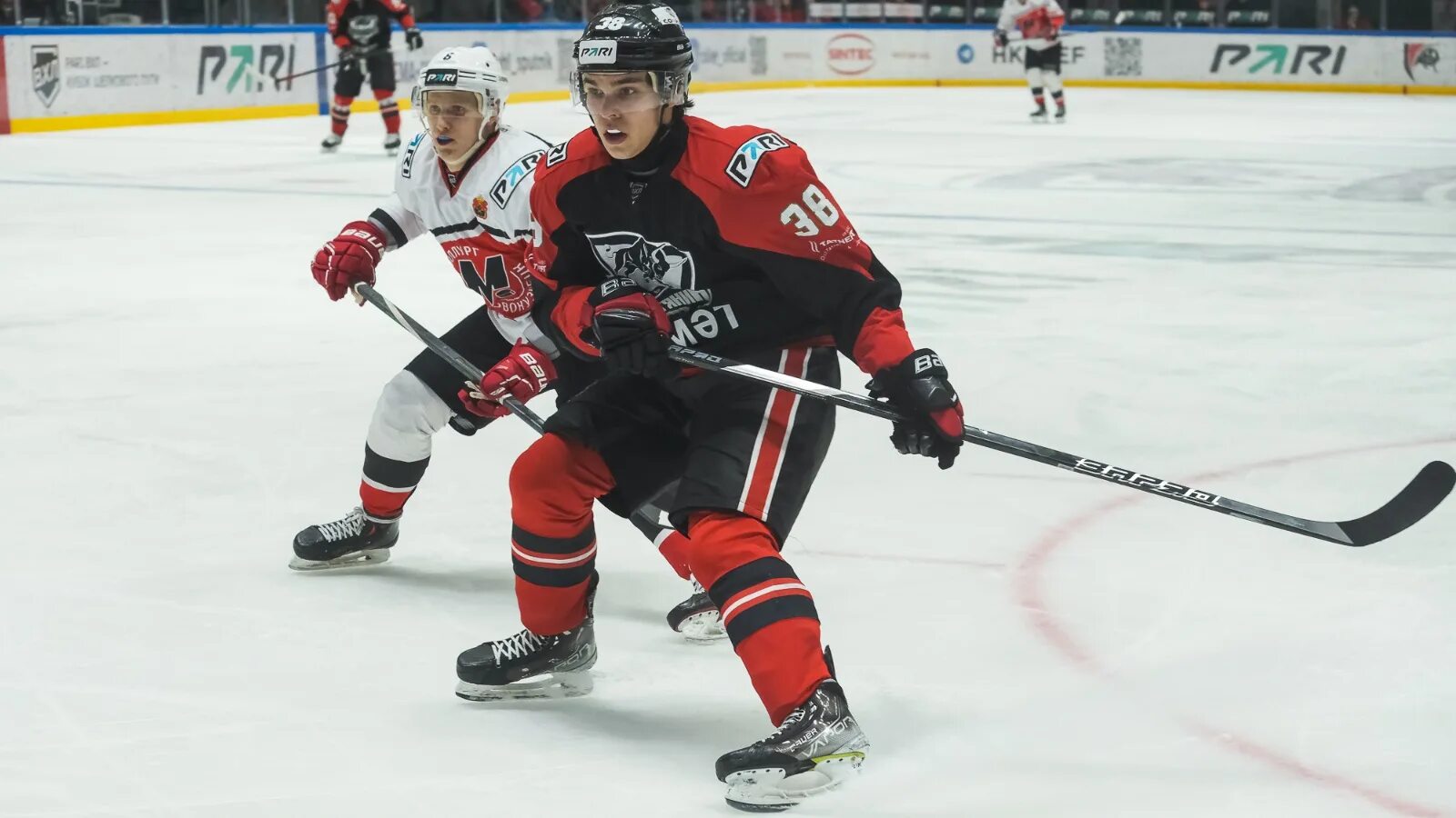 Металлург магнитогорск. Нефтяник (хоккейный клуб, лениногорск). Металлург нефтяник. Хк нефтяник 2009. Нефтяник т.