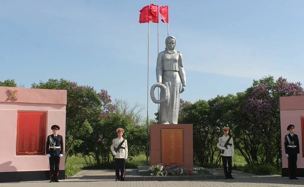 памятник атаева белая калитва. кв белая калитва. белая калитва ростовская обл. высота бессмертия в белой калитве. кв белая калитва.
