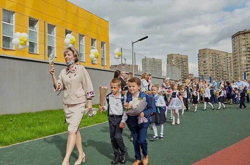 Мытищи школа 6 новомытищинский 74. Гимназия 16 мытищи 2 корпус. Гимназия 16 мытищи. Школы мытищ отзывы. Школа 3 мытищи.