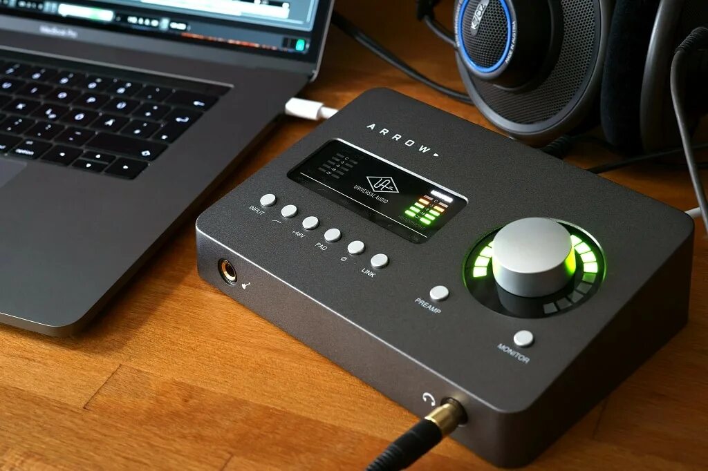Apollo twin x. Universal audio arrow thunderbolt 3. apollo twin mk2. uad apollo arrow. apollo arrow звуковая карта.