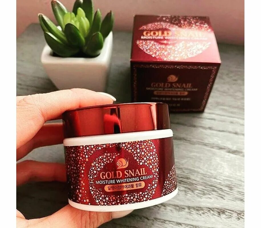 Enough Gold Snail Moisture Whitening. Enough Gold Snail Moisture Whitening Cream. Снайл Голд крем с улиткой. Крем для лица с муцином улитки enough Gold Snail Moisture Whitening Cream.