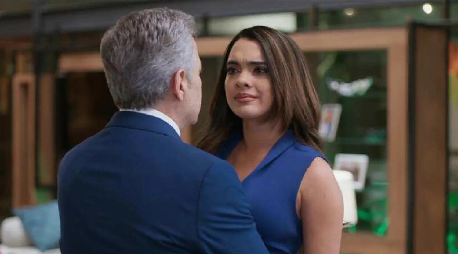 Si nos dejan. Si nos Dejan сериал. Алексис Айала. Кино si nos Dejan, сериал, 2021. Las horas muertas фильм.