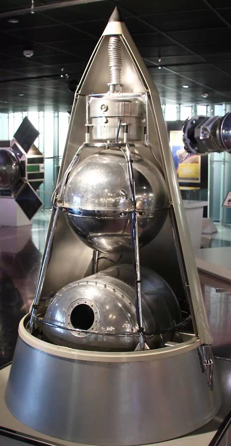 Второй советский спутник. Спутник-2 искусственный Спутник. Спутник 2 СССР. ИСЗ "Спутник-2. Второй искусственный Спутник земли ИСЗ СССР.