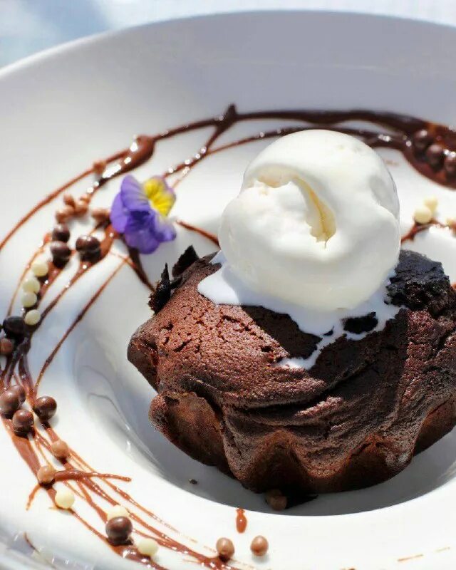 Ice cubes melting. Словно как тающий сахар лежит. Глагол лаять какое спряжение. Сложные глаголы на ять. Тают или таят как правильно пишется.