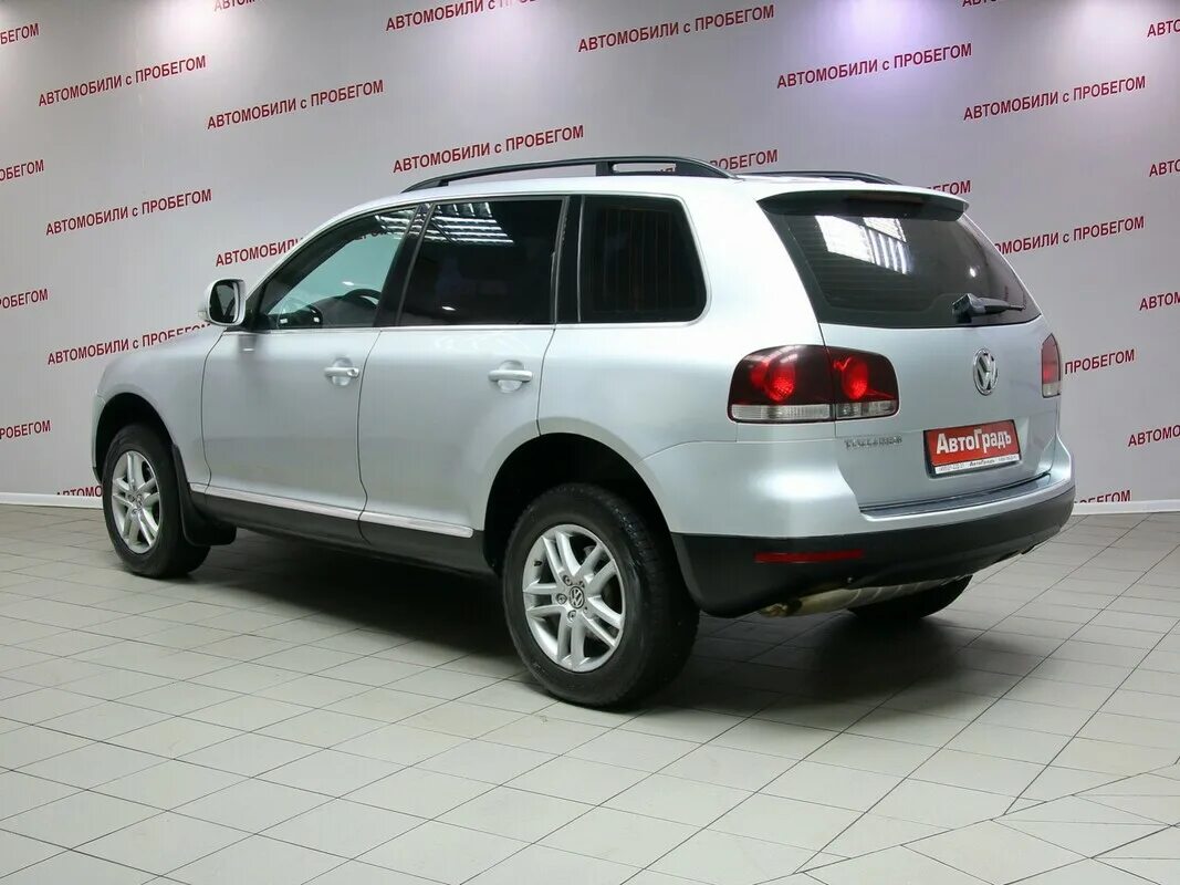 Volkswagen Touareg 2007 светло зелёный. Туарег Фольксваген 2003 комплект домкрат. Стоит ли покупать Туарег 2 поколения с пробегом. Купить Фольксваген Туарег бу на авито. Фольксваген туарег купить с пробегом на авито