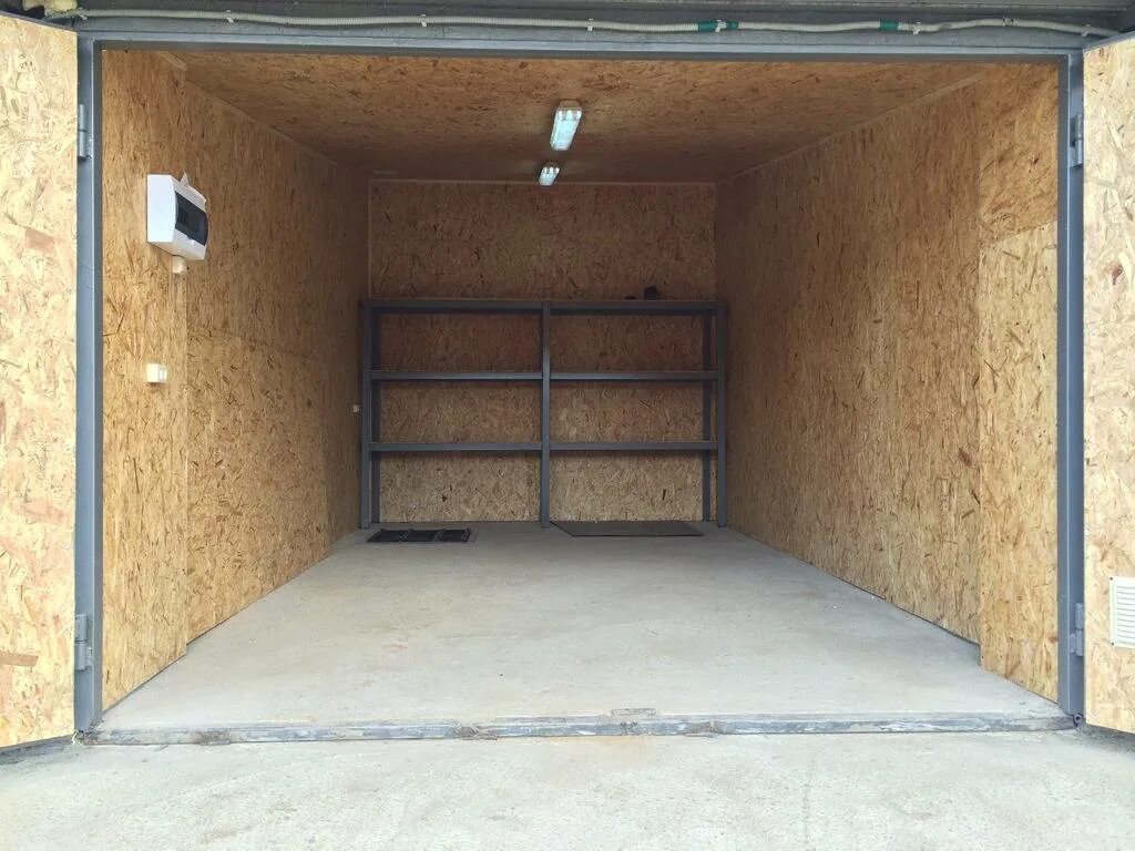 Стоит утеплять гараж. Утепление стен в гараже. Стоит утеплять гараж. Утеплитель для стен гаража. Утеплитель на крышу гаража.