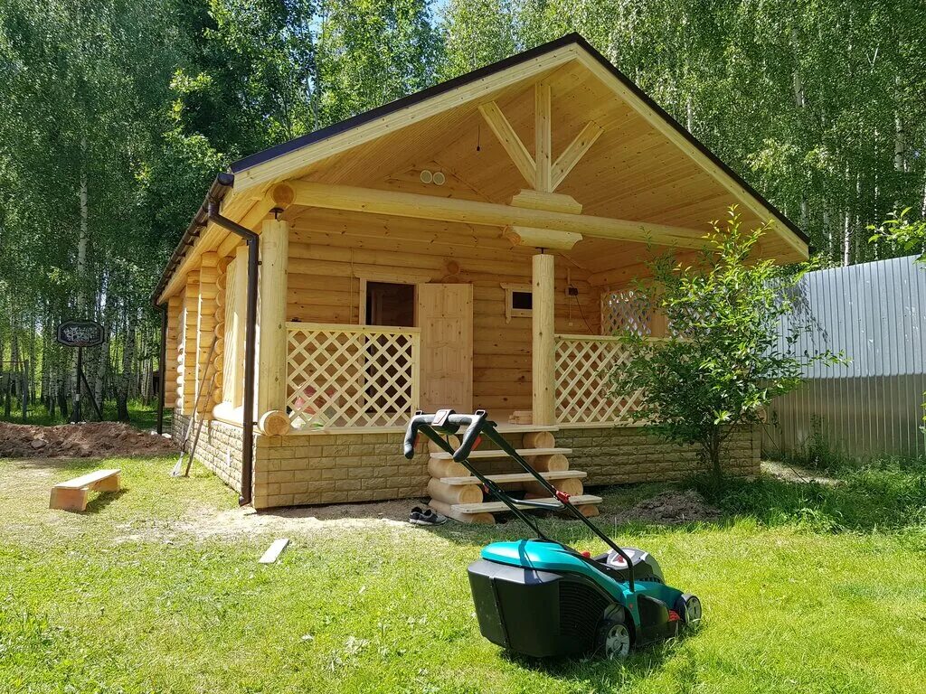 Баня под ключ новгородская область. Баня на участке. Баня под ключ. Баня на участок под ключ. Строим баню.