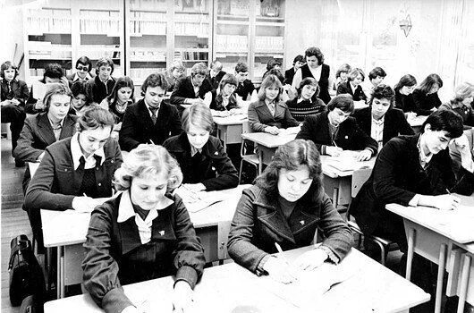 Ученики 70 годов. Ученица старших классов 70-х годов. Школьники 70-х. Ученики 70 годов. Ученики 70 годов.