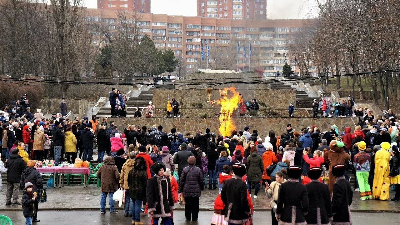 Масленица в донском 2024. Масленица Ростов. Празднование Масленицы на Дону. Масленица в Ростове на Дону. Масленица в парке Горького Ростов на Дону.