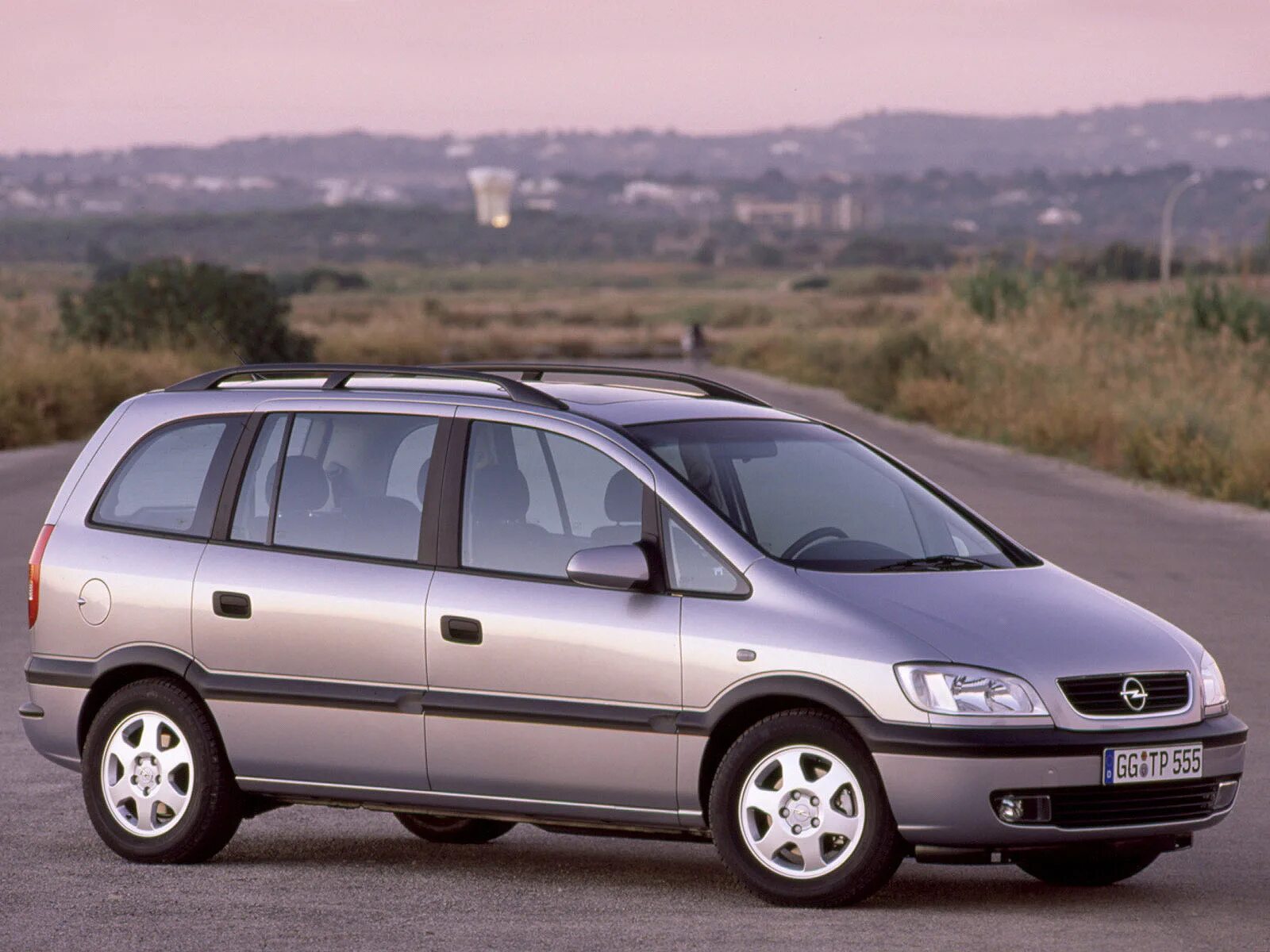 Opel Zafira 1999. Opel Zafira (1999 - 2005). Опель Зафира 2003. Opel Zafira a (1999 — 2003).