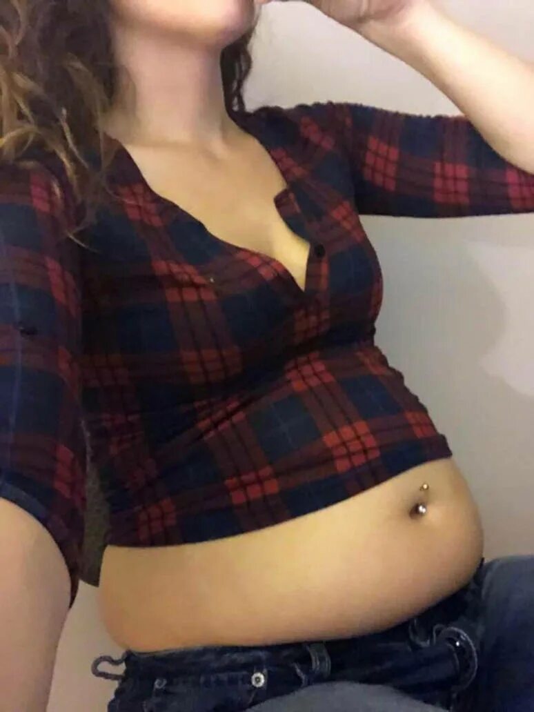 Round belly. Чабби Белли. Чабби Белли герл belly. Девочки chubby belly. Belly девушка.