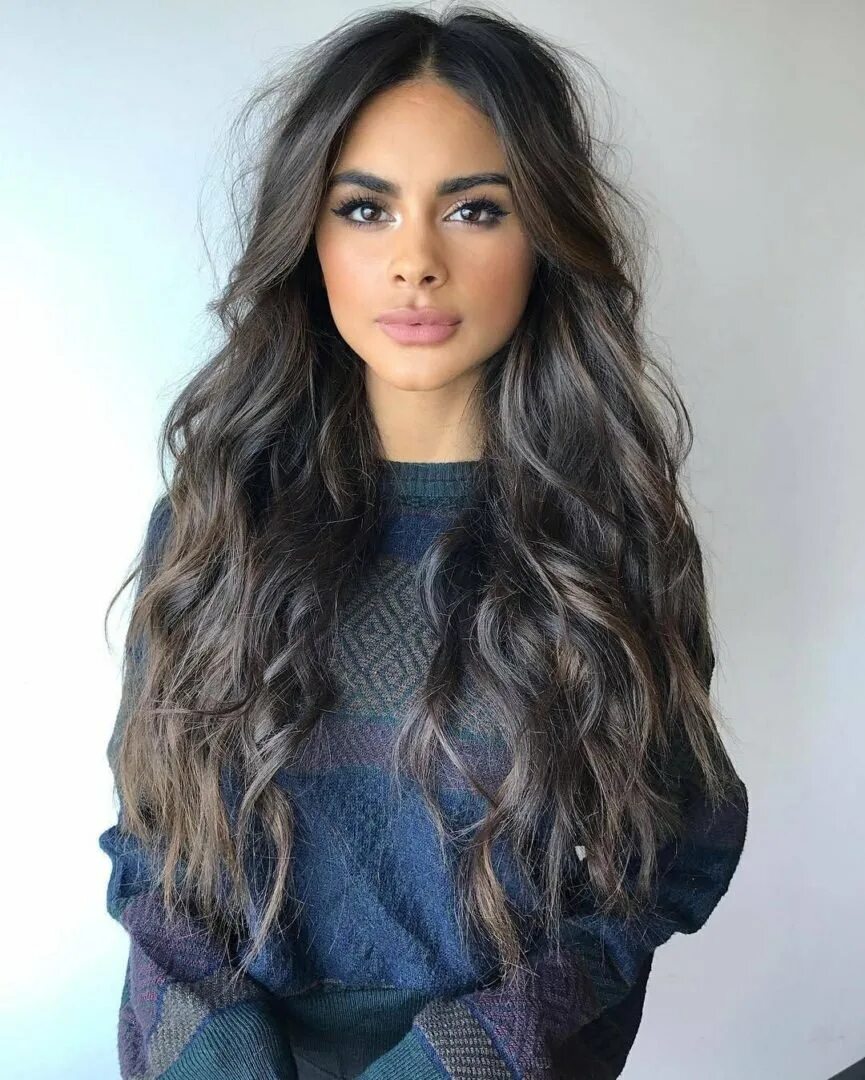 Брюнет коричнево пепельный 4. Красивые темные оттенки волос. Серый брюнет. Окрашивание волос 2022 темно пепельный. Пепельно черный цвет волос.