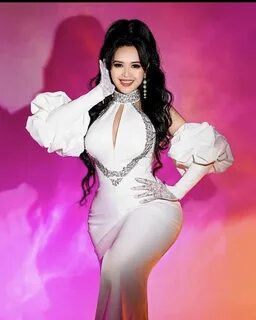 Әйелі вафли жасаушыда